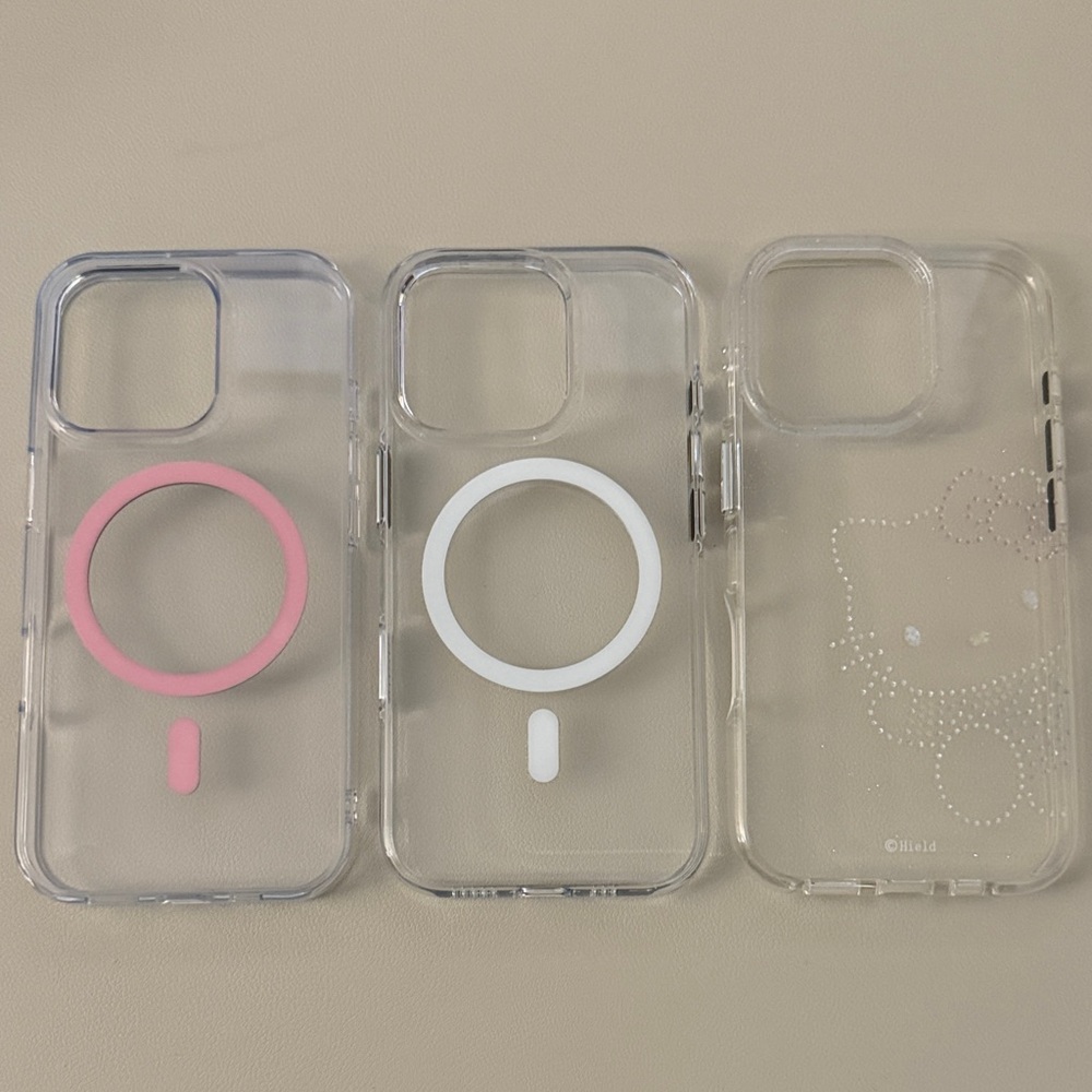 Bundle of 3 Clear iPhone 16pro cases